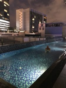 blog voyage singapour hôtel piscine